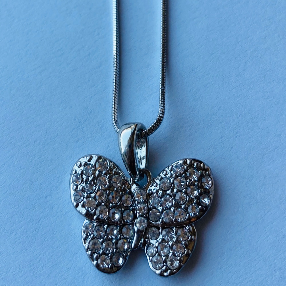 Butterfly crystal pendant necklace!